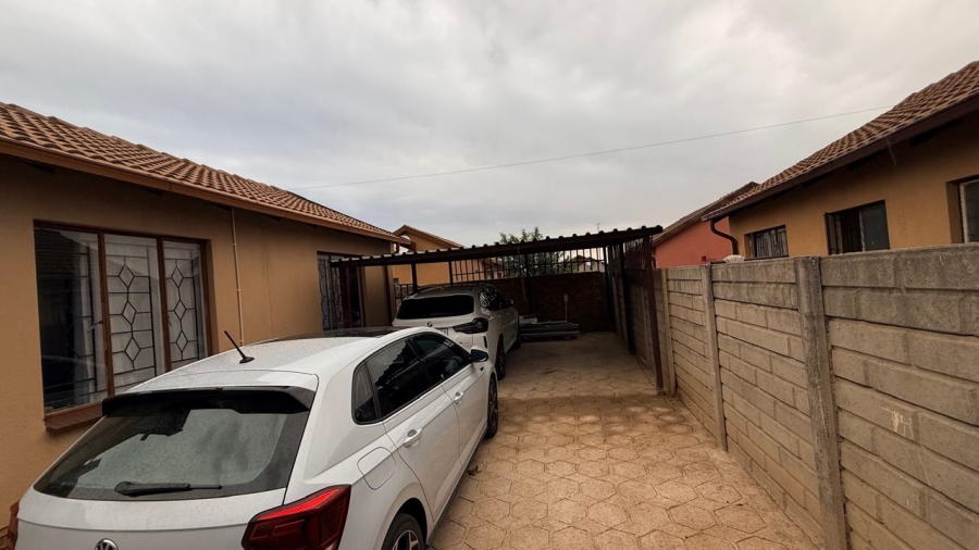 2 Bedroom Property for Sale in Mabopane Unit X North West